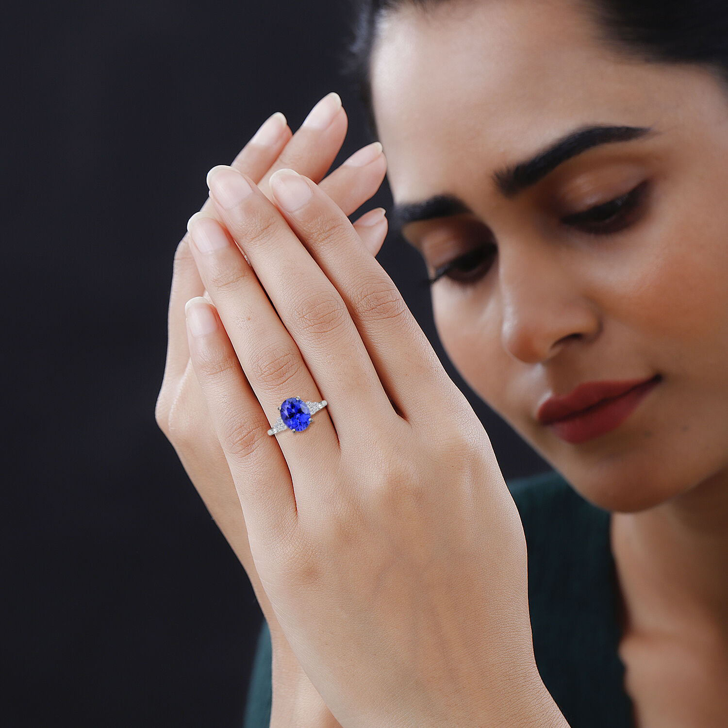 950 Platinum AGI Certificate AAAA Tanzanite White Diamond (VS-E-F) Ring 3.00 Ct, Platinum Wt. 4.40 Gms