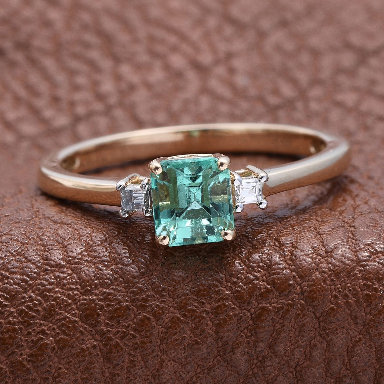 14K Yellow Gold 1 Carat Colombian Emerald Octagon, Diamond Ring.
