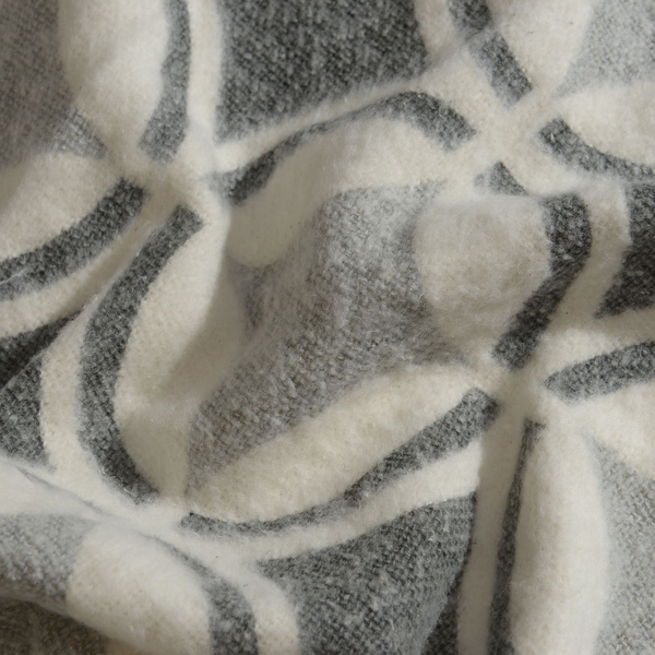 100% Cotton Flannel Grey Colour Geometric Pattern Plaid (Size 150x130 Cm)