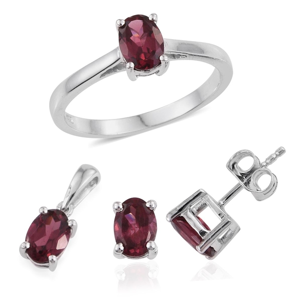Rhodolite Garnet (Ovl 0.90 Ct) Solitaire Ring, Pendant and Stud Earrings (with Push Back) in Platinu