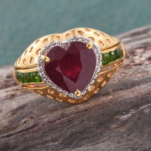 GP African Ruby (Hrt 5.15 Ct), Chrome Diopside, White Topaz and Kanchanaburi Blue Sapphire Ring in 14K Gold Overlay Sterling Silver 6.000 Ct. Silver wt 6.53 Gms.