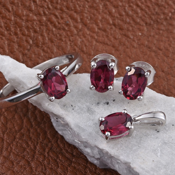 Rhodolite Garnet (Ovl 0.90 Ct) Solitaire Ring, Pendant and Stud Earrings (with Push Back) in Platinum Overlay Sterling Silver 3.550 Ct.