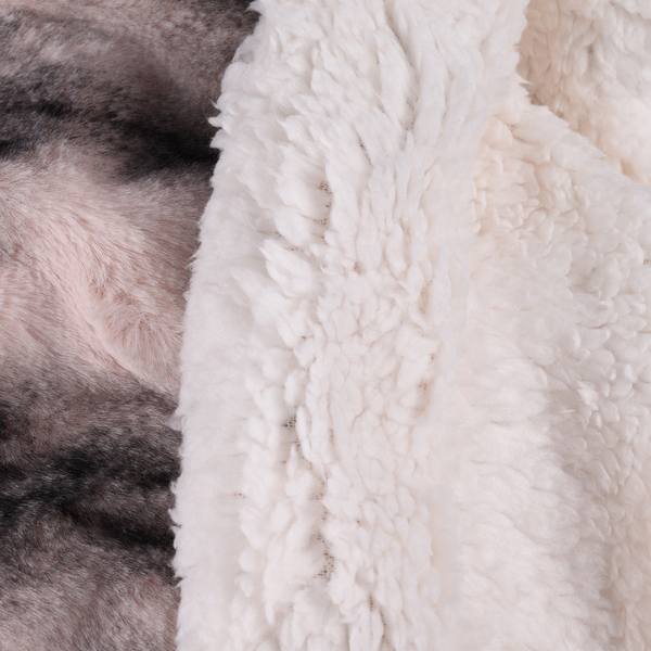 Serenity Night Stripe Pattern Faux Fur Sherpa Blanket (Size 200x150 Cm) - Beige