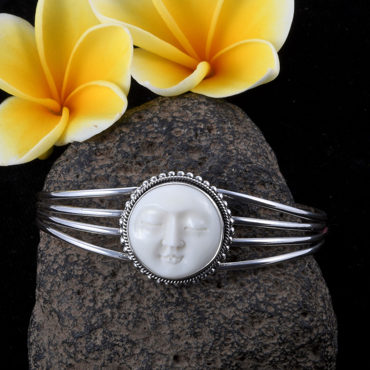 Princess Bali Collection OX Bone Carved Face (Rnd) Bangle (Size 7.5) in Sterling Silver 15.500 Ct.