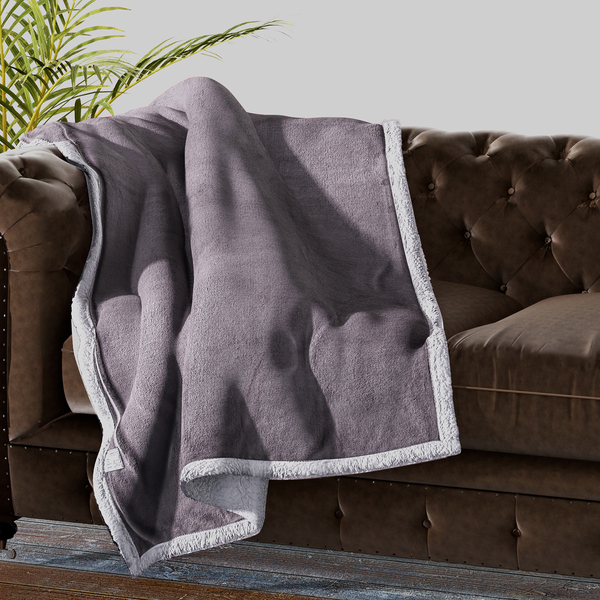 Solid Flannel with Sherpa blanket Solid-color design incorporates easily with a variety of color palettes and patterns 220gsm flannel layer adds soft and smooth touch 190gsm Sherpa layers