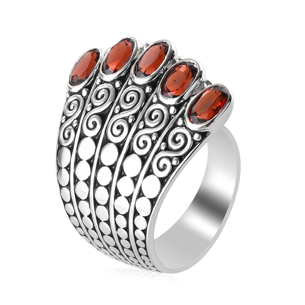 Sajen Silver CULTURAL FLAIR Collection - Mozambique Garnet Enamelled Ring in Rhodium Overlay Sterling Silver 2.25 ct, Silver wt 8.50 Gms