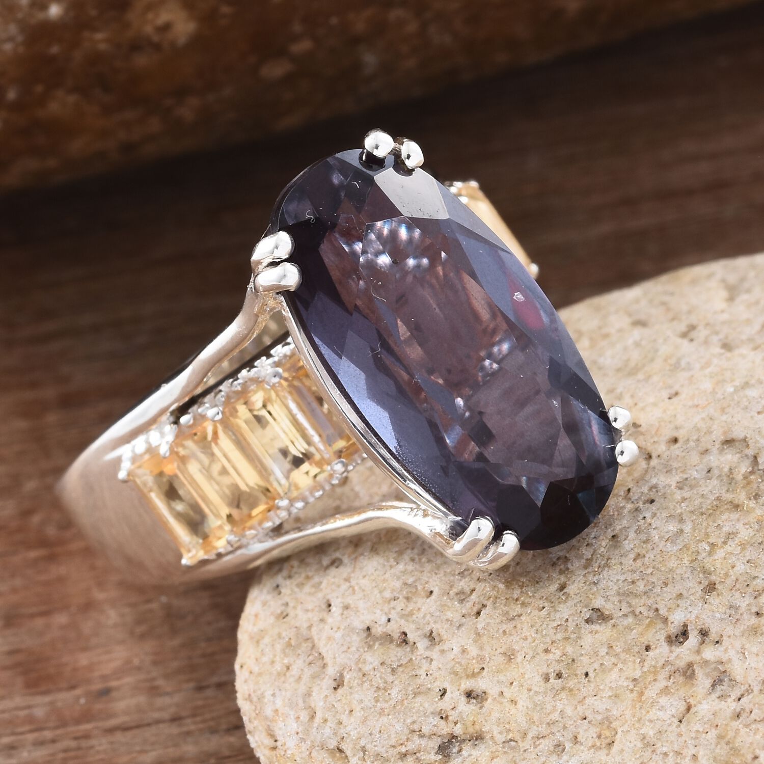 Alexandria Quartz (Ovl 9.60 Ct), Citrine Ring in Platinum Overlay Sterling Silver 11.500 Ct. Silver wt. 6.19 Gms.