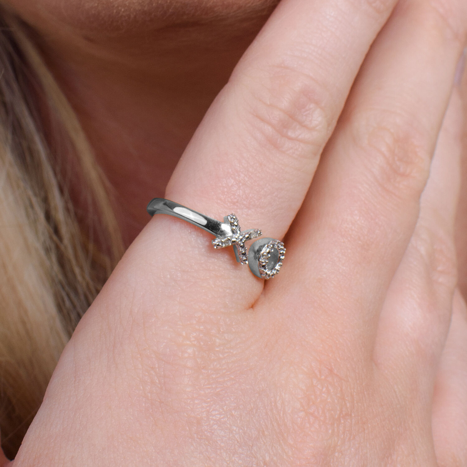 Diamond Hug and Kiss Ring in Platinum Overlay Sterling Silver