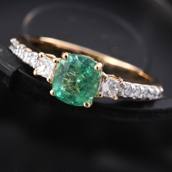 ILIANA 18K Yellow Gold 1.44 Carat AAAA Boyaca Colombian Emerald Ring with Diamond SI G-H