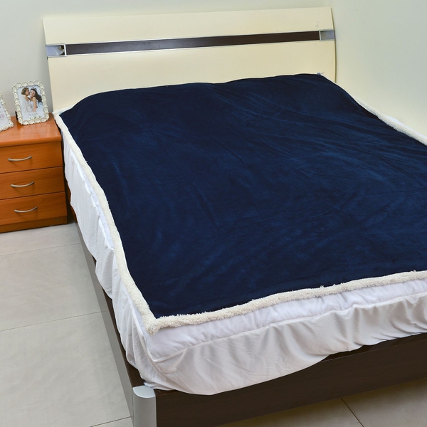 Superfine Microfibre Flannel reversible Sherpa Blanket Navy Blue and Cream Colour (Size 200x150 Cm)