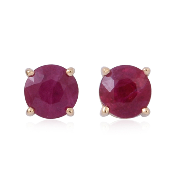 ILIANA 18K Yellow Gold 1 Carat Pigeon Blood Ruby Round Solitaire Stud Earrings with Screw Back.