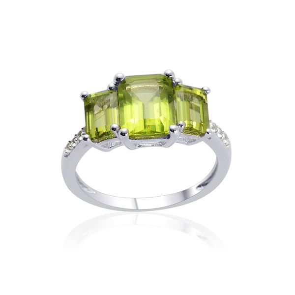 AA Hebei Peridot (Oct 1.50 Ct), White Topaz Ring in Platinum Overlay Sterling Silver 2.900 Ct.