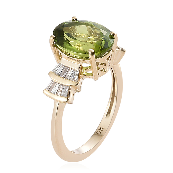 Collectors Edition - 9K Yellow Gold Extremely Rare Size AA Hebei  Peridot (Ovl), Diamond Ring 3.830 Ct.