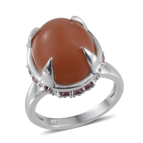 Mitiyagoda Peach Moonstone (Ovl 8.25 Ct), Rhodolite Garnet Ring in Platinum Overlay Sterling Silver 