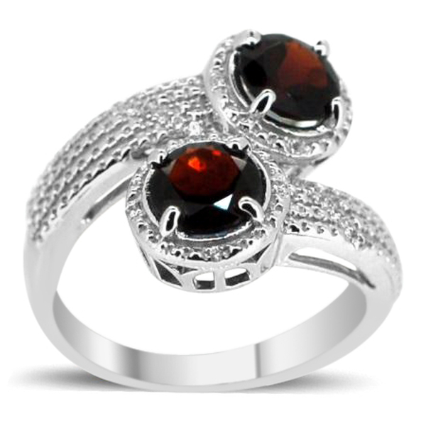 Mozambique Garnet (Rnd), Natural Cambodian White Zircon Crossover Ring in Rhodium Plated Sterling Si