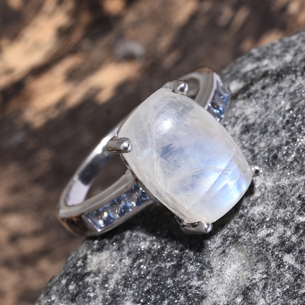 Sri Lankan Rainbow Moonstone (Cush 7.75 Ct), Signity Sum Blue Topaz Ring in Platinum Overlay Sterling Silver 8.250 Ct.