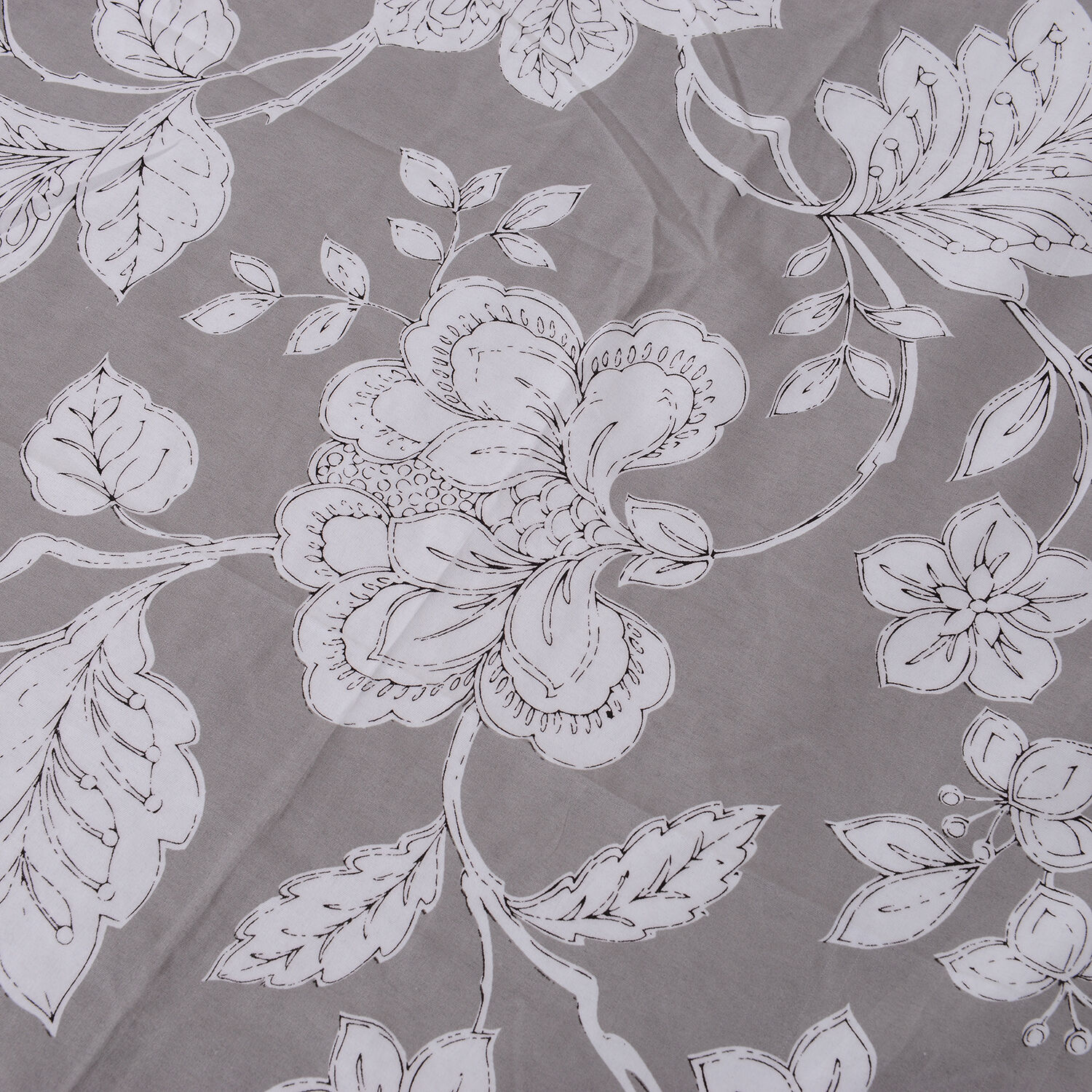 Grey Colour Microfibre Printed Fabric Duvet Cover with Floral Design (Size 200x200 Cm), Fitted Sheet (Size 190x140 Cm) and Grey Pillow Case (Size 75x50 Cm)