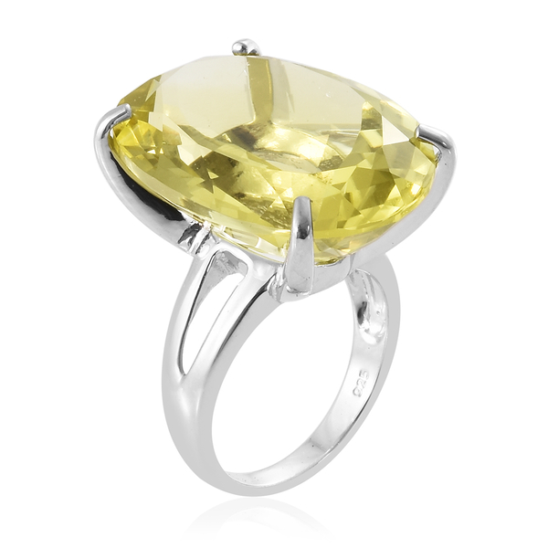 Natural Ouro Verde Quartz (Ovl 24x18 mm) Ring in Platinum Overlay Sterling Silver 26.000 Ct, Silver wt 5.00 Gms.